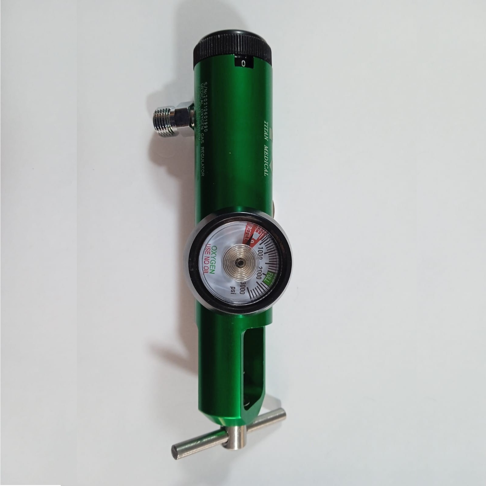 REGULADOR DE OXIGENO 0-15 LPM EXTRA LARGA CGA-870 TITAN MEDICAL